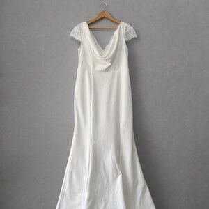 Lulus White Lace Back Wedding Dress – Size Large